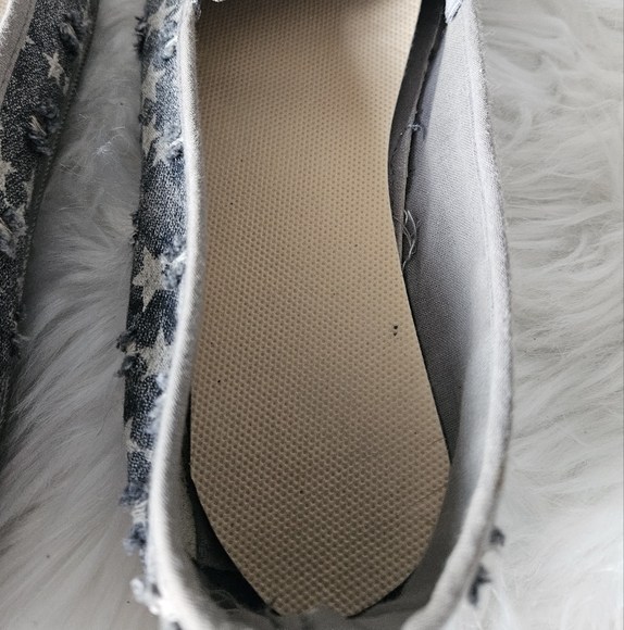 Star Slip-On‎ Distressed Shoes - Picture 6 of 9